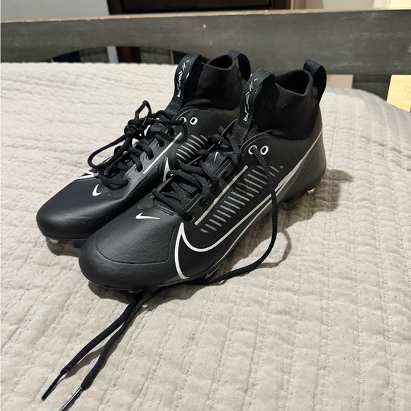 Nike Black and White Athletic Cleats